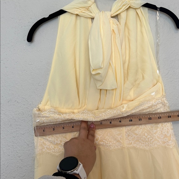 House of CB 'Ailani' Butter Yellow Georgette Halter Neck Mini Dress Size L NWOT - Picture 10 of 12